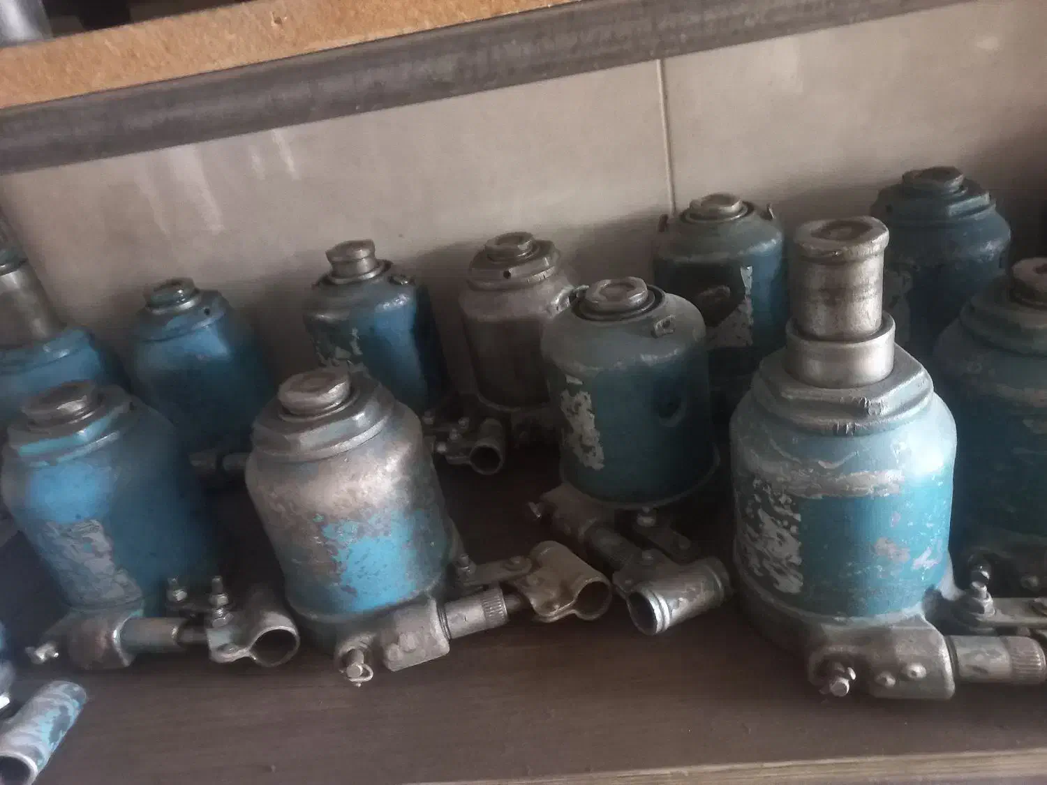 جک روغنی وابزالات|قطعات یدکی و لوازم جانبی|قم, قلعه کامکار|دیوار