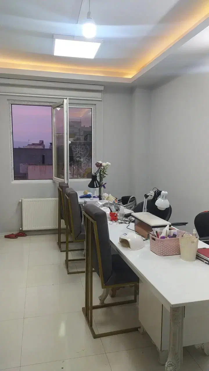 لوازم کاشت ناخن|آرایشگاه و سالن‌های زیبایی|بجنورد, |دیوار