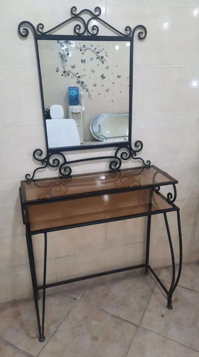 میز آرایش در حد نو|میز تحریر و کامپیوتر|کرمان, |دیوار