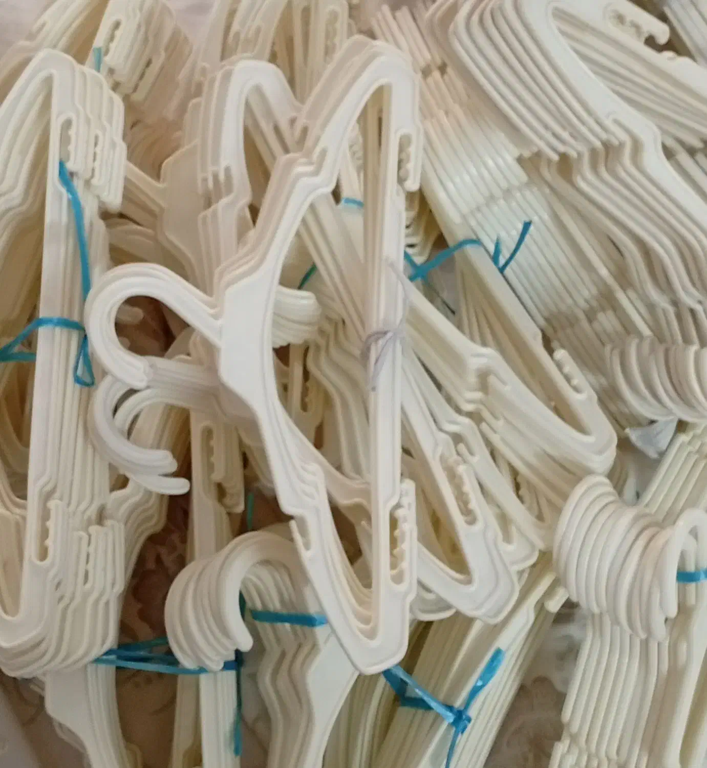 چوب لباسی|فروشگاه و مغازه|اندیشه, اندیشه فاز ۱|دیوار