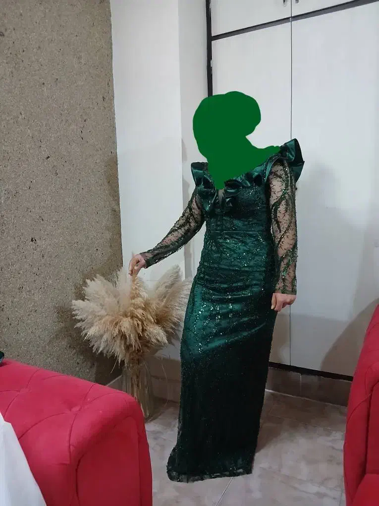 لباس مجلسی|لباس|قدس, شهر‌قدس|دیوار