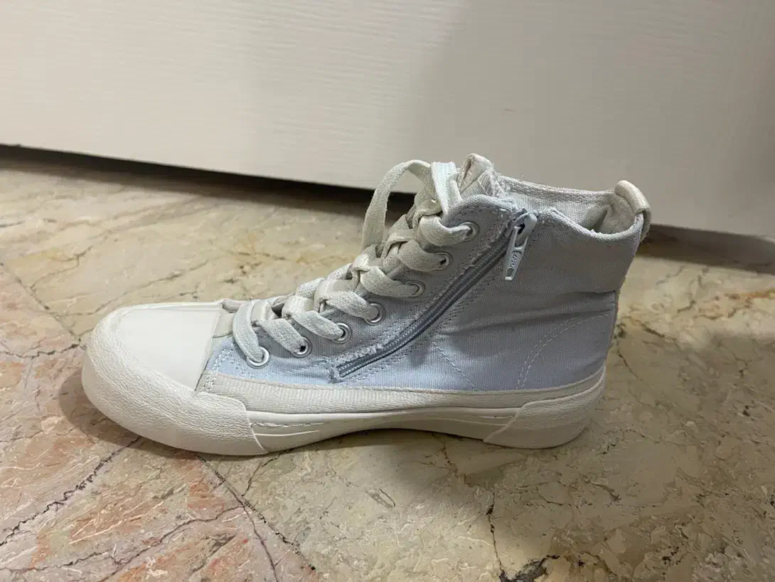 کتونی کودک زارا|کیف، کفش، کمربند|تهران, مرزداران|دیوار