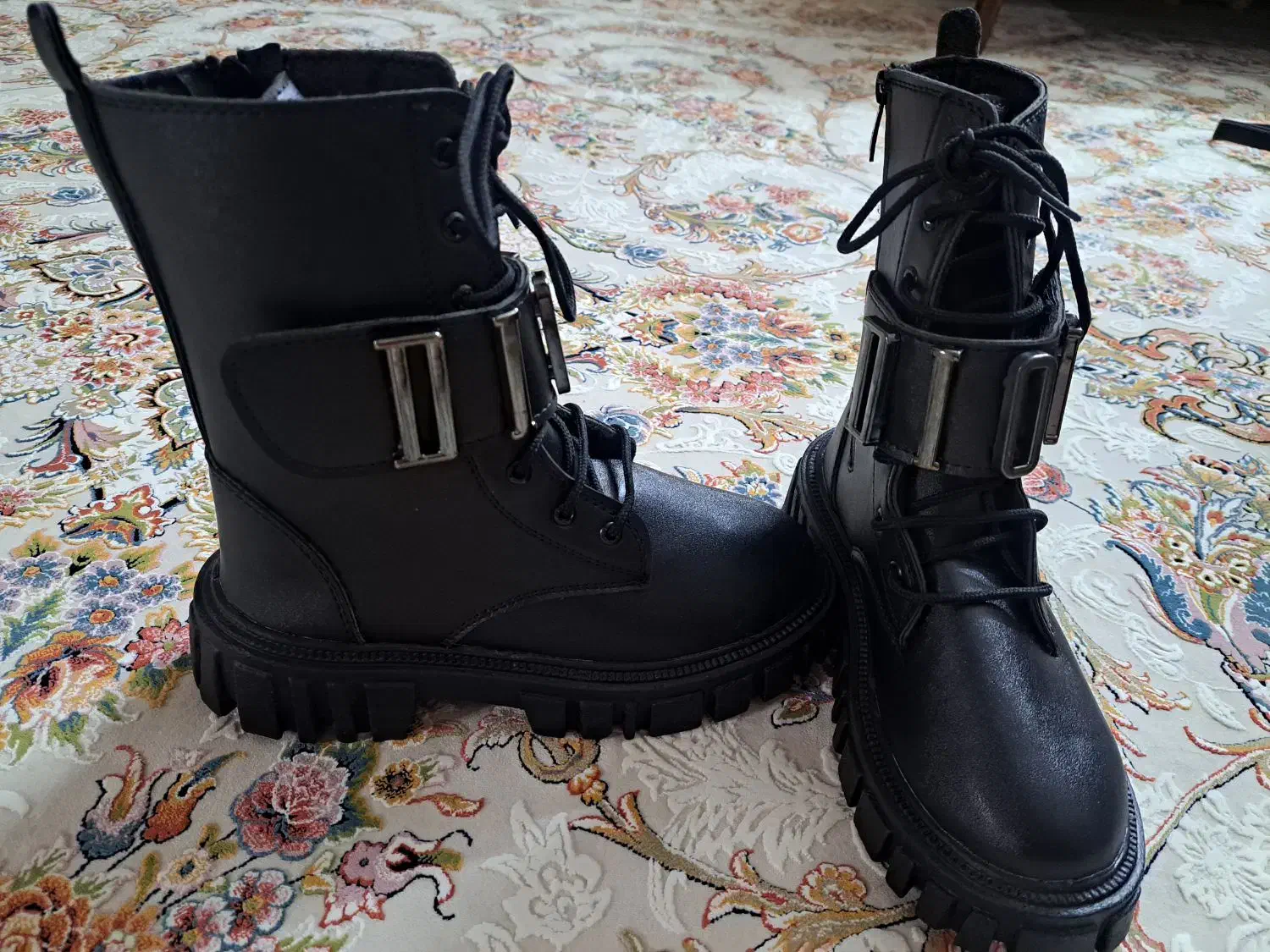 یک جفت بوت نو  سایز ۳۹|کیف، کفش، کمربند|شاهین‌شهر, اقبال لاهوری|دیوار