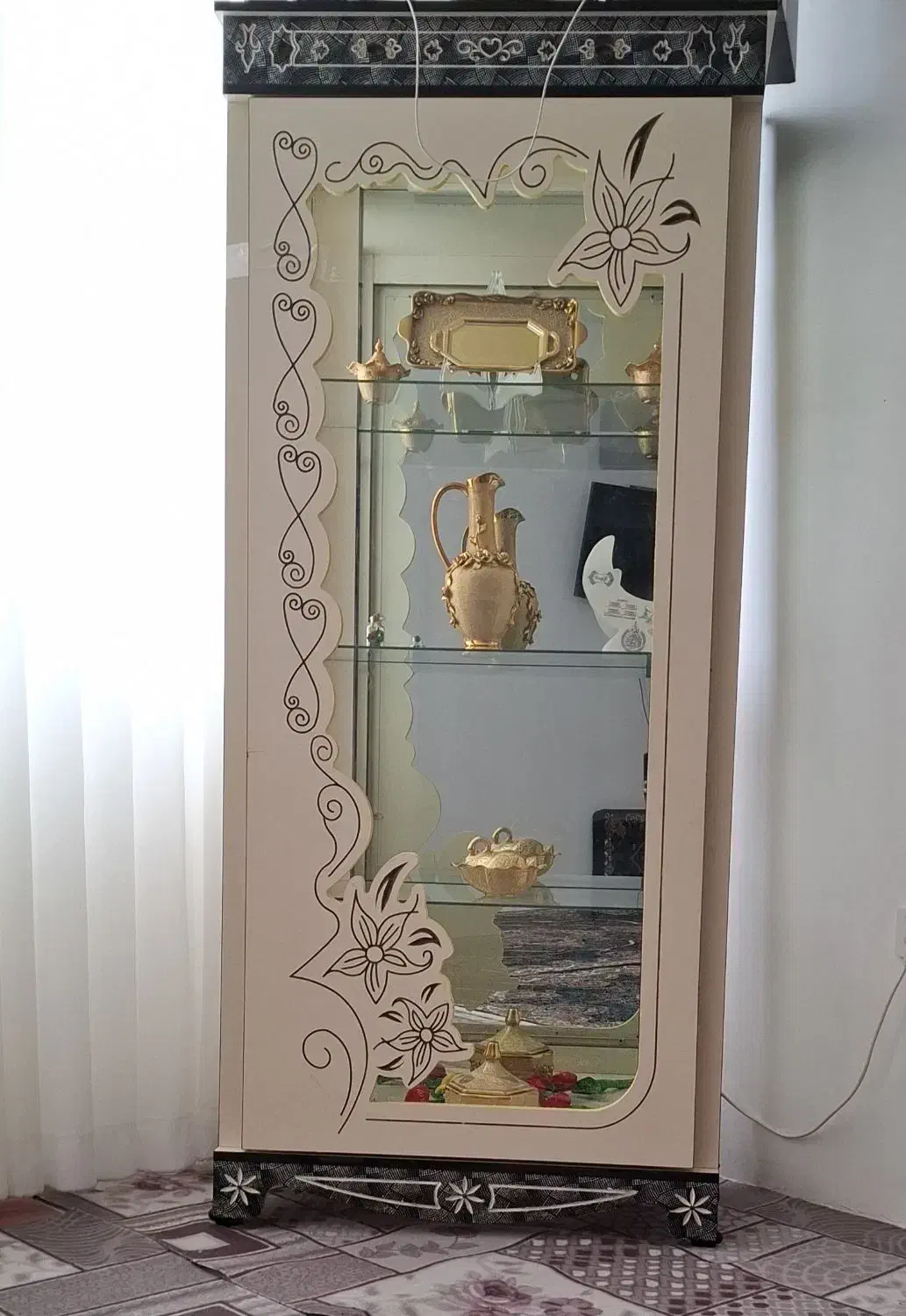 بوفه وجاکفشی|جاکفشی، کمد، دراور|قیدار, |دیوار