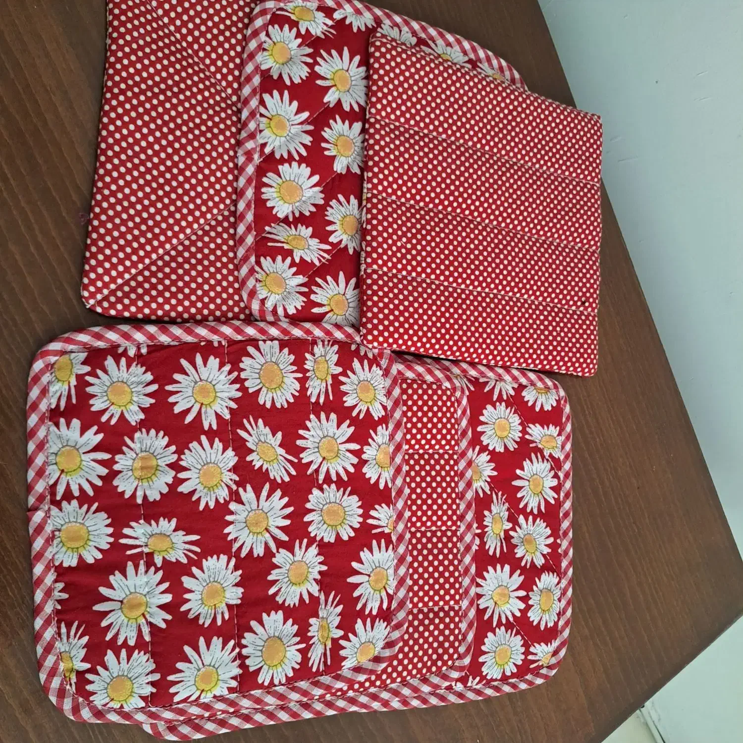 سرویس اشپزخانه و کیف دخترانه|سفره، حوله، دستمال آشپزخانه|گناباد, |دیوار