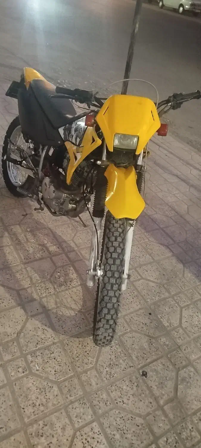 تریل روان 200|موتورسیکلت|کاشان, شهید زجاجی|دیوار