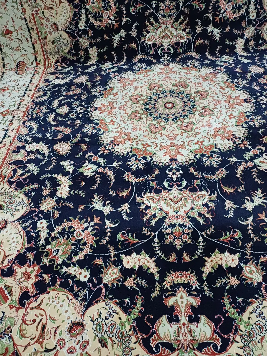 فرش ۱۲ متری|فرش|رشت, چمارسرا|دیوار