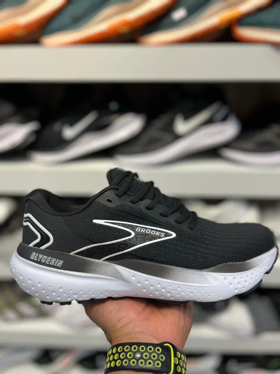 کتونی بروکس ویتنامی مدل گلیسیرین ۲۱ مشکی زیره سفید|کیف، کفش، کمربند|تهران, باشگاه نفت|دیوار