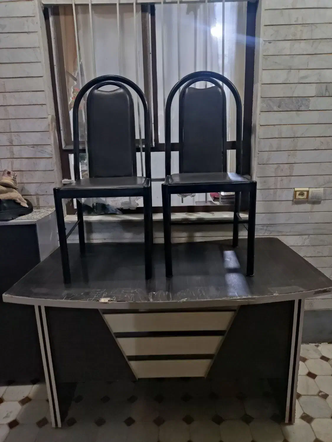 میز و صندلی اداری دست دوم|فروشگاه و مغازه|شاهرود, |دیوار