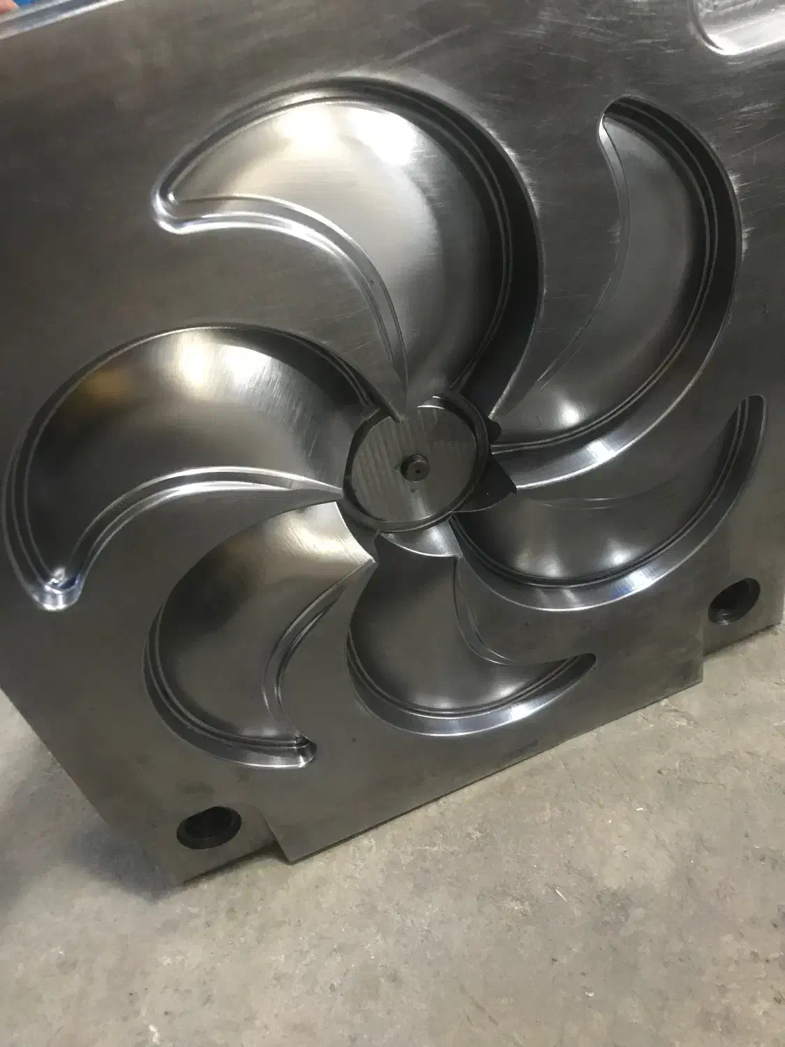 قالبسازی تراشگاری واسپارک وفرزکاری|خدمات پیشه و مهارت|الوند, |دیوار