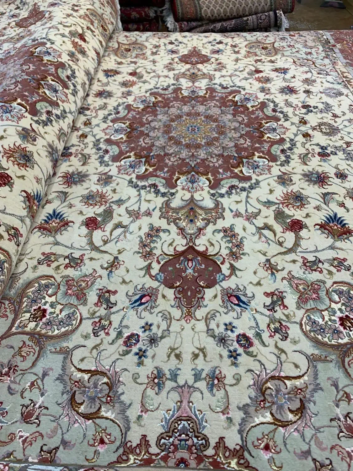 قتلی جفت ۹ متری تبریز|فرش|تبریز, |دیوار