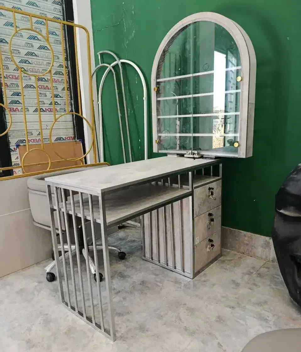 میز ناخن دلوسه / استندلاک جدید / صندلی استاد|آرایشگاه و سالنهای زیبایی|ملکآباد, |دیوار