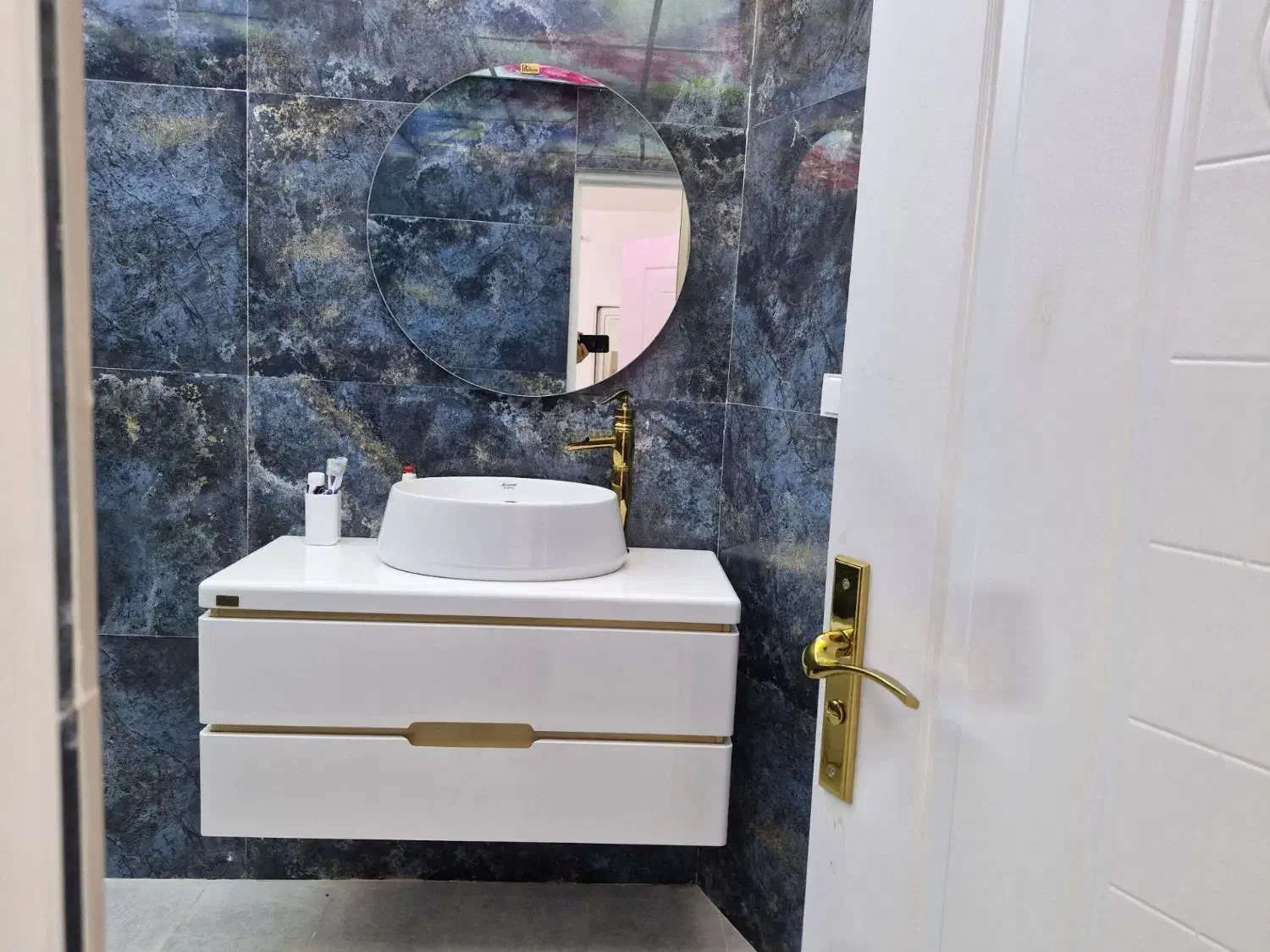 تولیدی روشویی|لوازم سرویس بهداشتی|تولم شهر, |دیوار