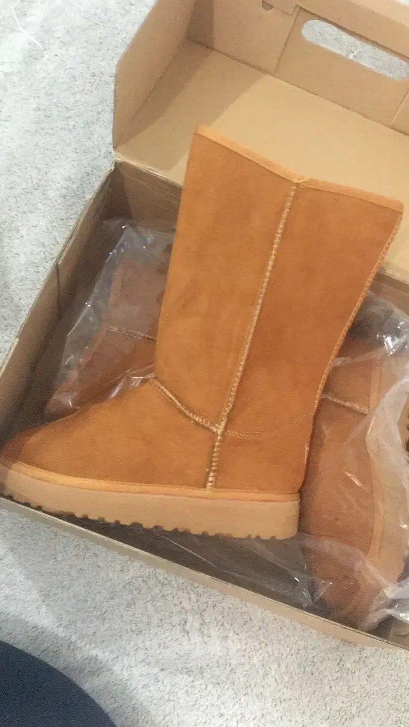 بوت آگ|کیف، کفش، کمربند|رشت, بازار|دیوار