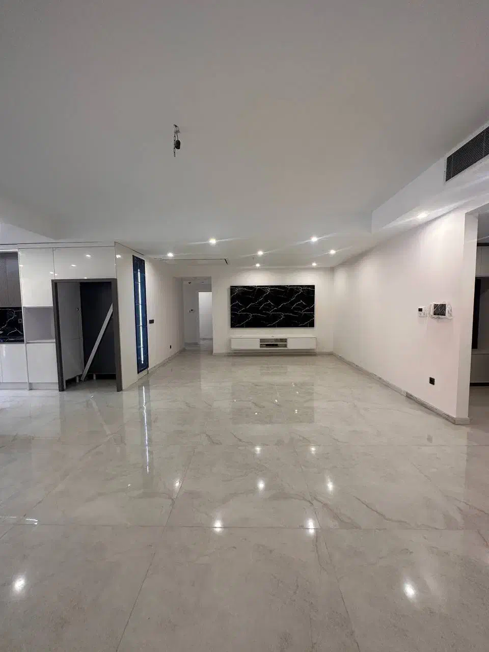 اجاره ۱۵۰ متری ۳ خواب/جنوبی بدون مشرف/ برج برند