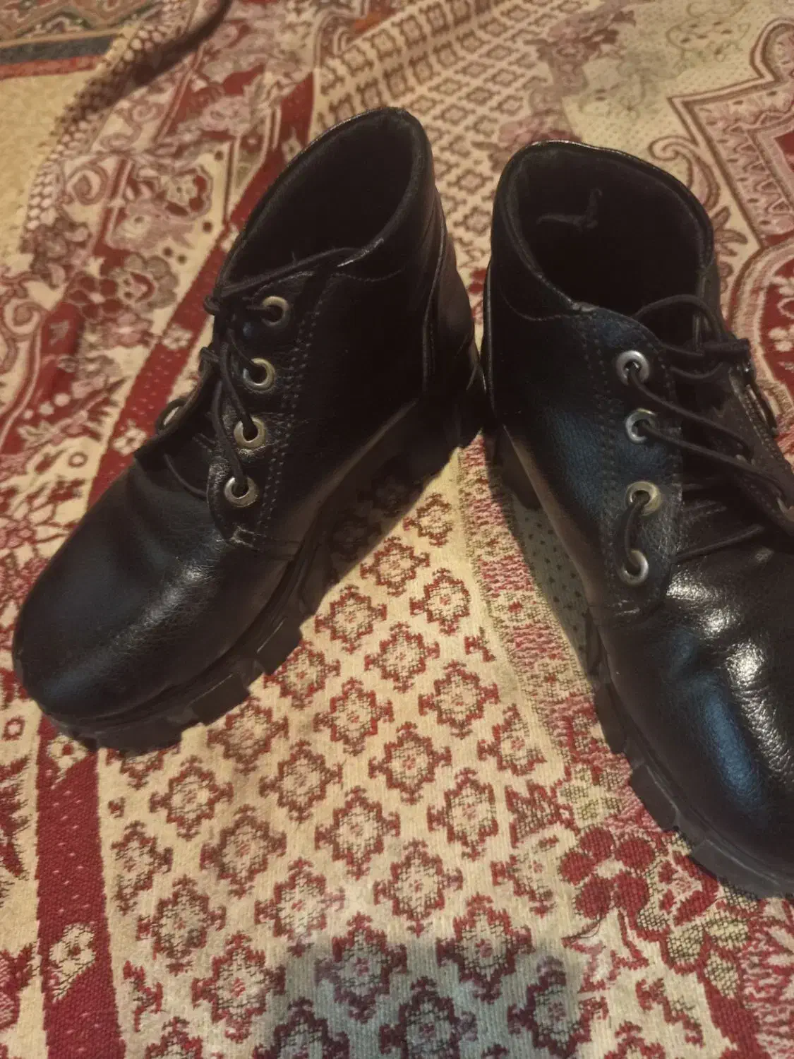 کفش|کیف، کفش، کمربند|زابل, |دیوار