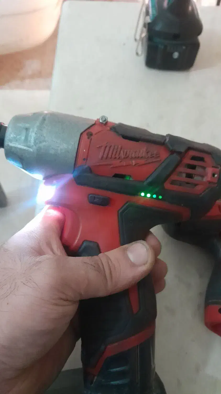 دریل شارژی میلواکی|ابزارآلات|سیاهکل, |دیوار