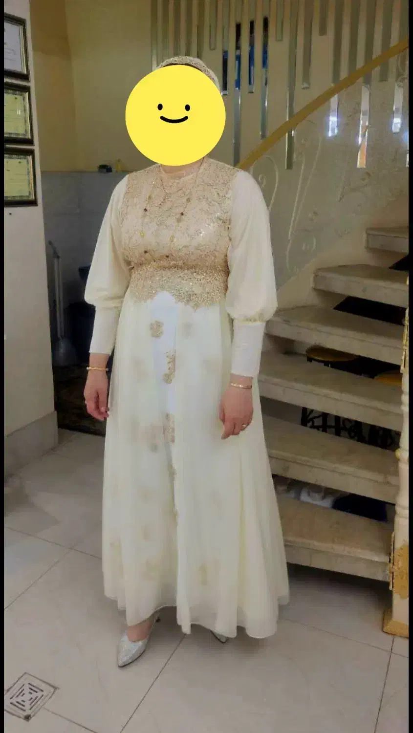 لباس مجلسی زنانه شیری رنگ (یکبار پوشیده شده)|لباس|صومعهسرا, |دیوار