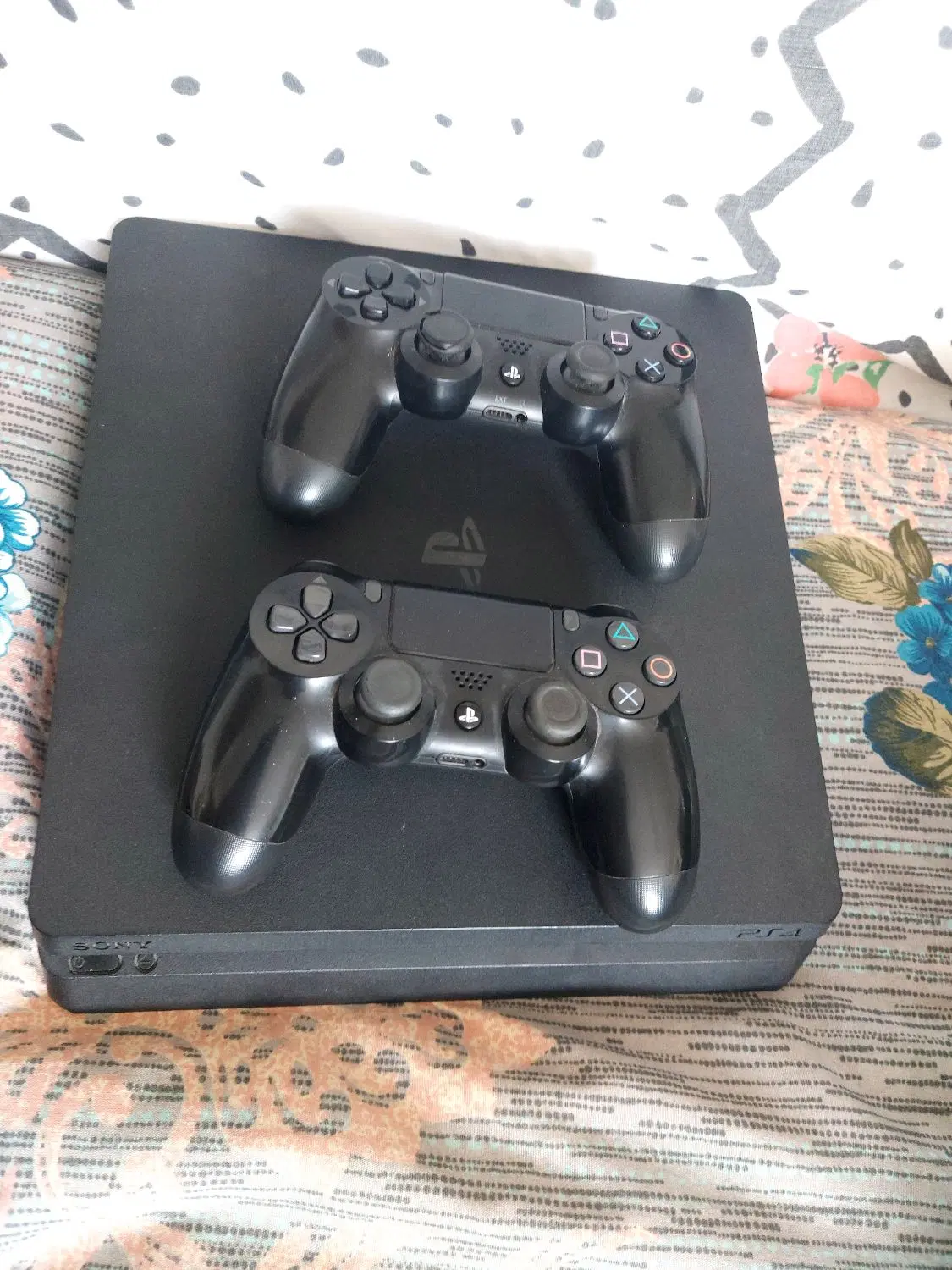 PS4 Slim|کنسول، بازی ویدئویی و آنلاین|مبارکه, |دیوار