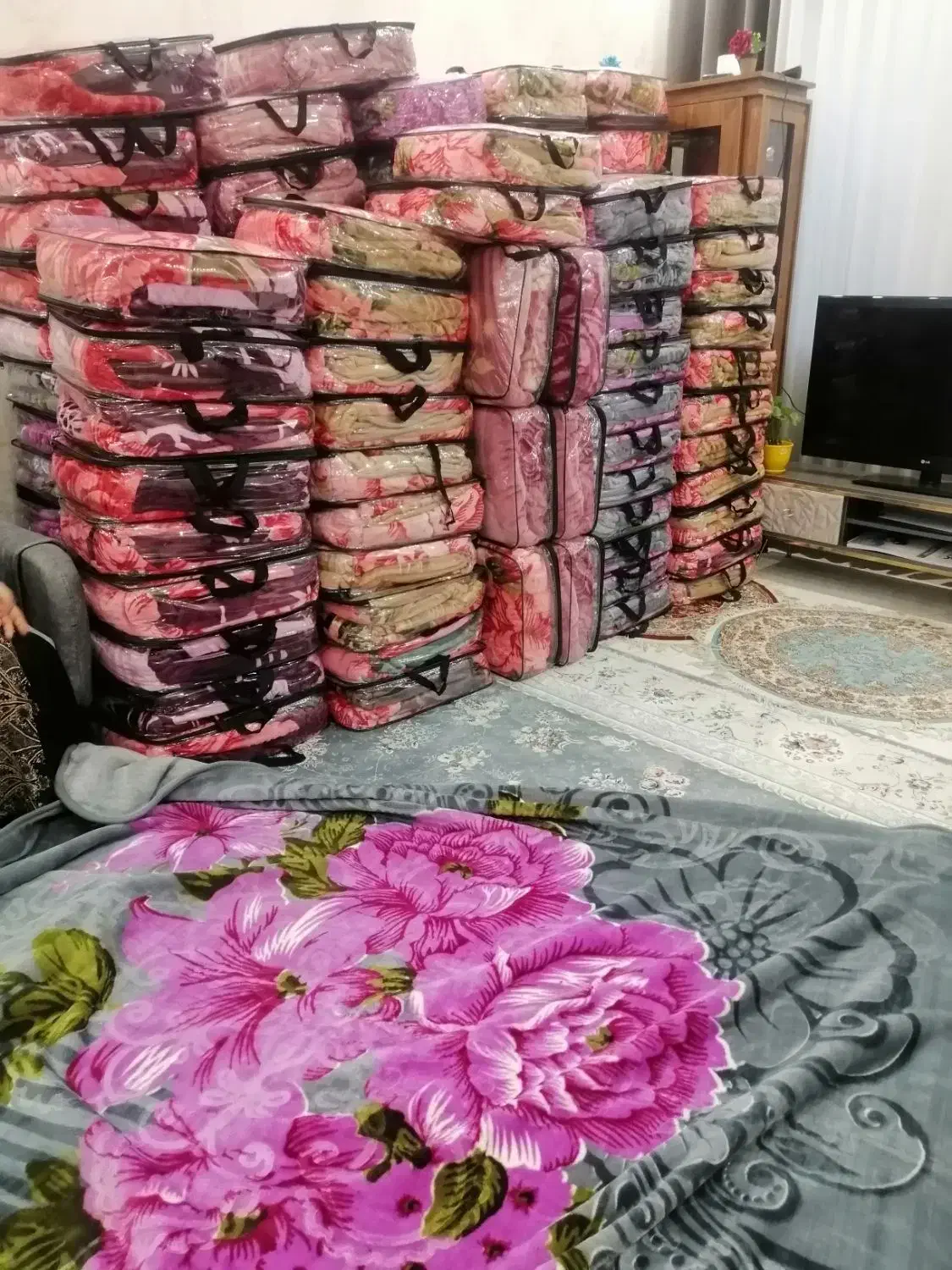 پتو دونفره حراج شد|رختخواب، بالش، پتو|شیراز, شهرک رضوان|دیوار