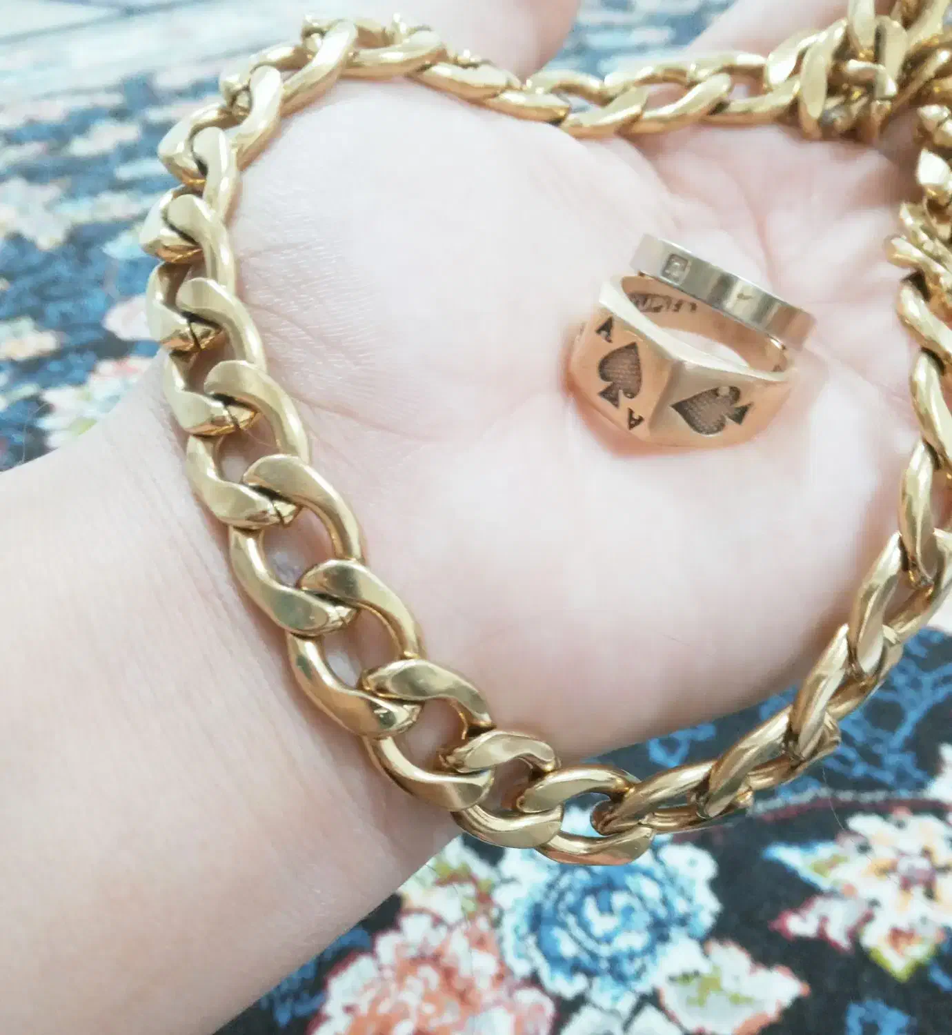 یک گردن بند ودو انگشتر|بدلیجات|ایوان, |دیوار