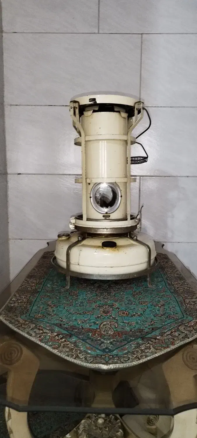 چراغ نفتی|کلکسیون اشیاء عتیقه|زنجان, |دیوار