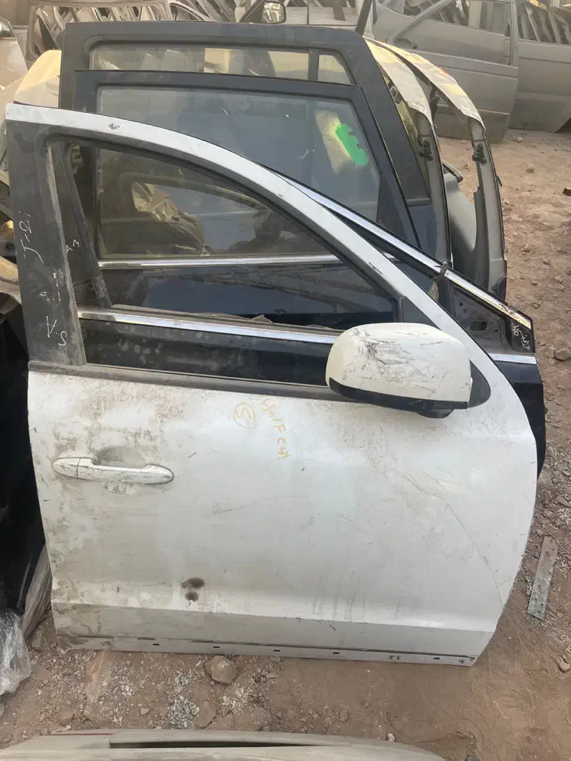 در کاپوت گلگیر سقف و ستون شاسی انواع هیوندا و کیا|قطعات یدکی و لوازم جانبی|خاوران, |دیوار