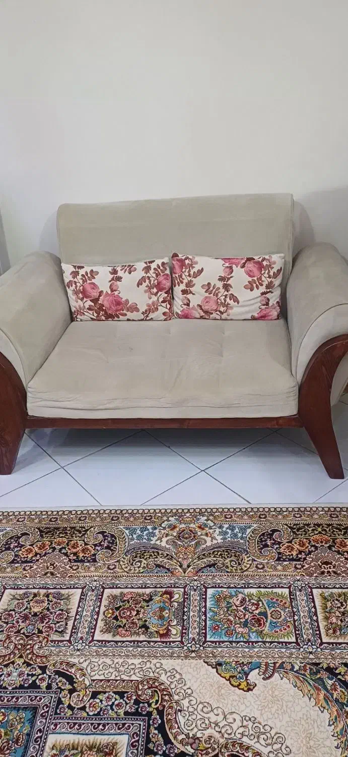 مبل ۷ نفره|مبلمان خانگی و میز عسلی|رشت, پاره بیجار|دیوار