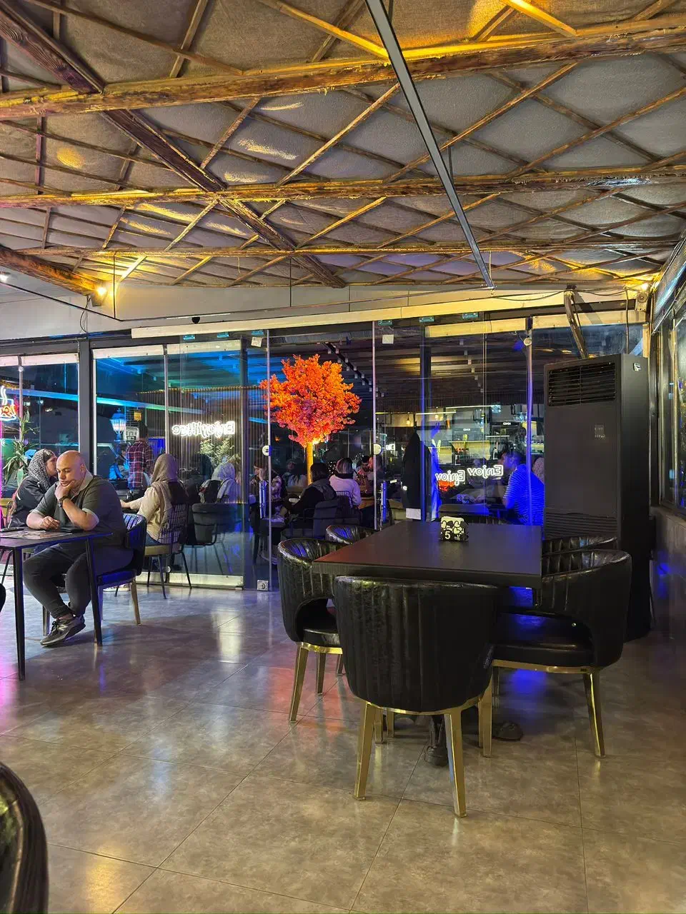 واگذاری کافه ورستوران وفسد فود|اجارهٔ مغازه و غرفه|لاهیجان, گلستان|دیوار