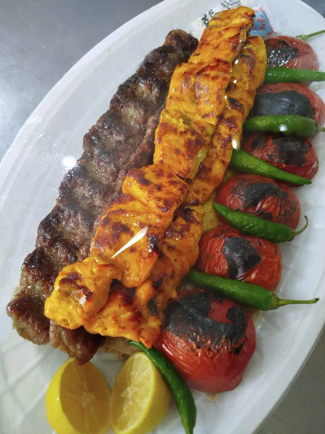 همکار خانم جهت کار در تهیه غذا|استخدام خدمات فروشگاه و رستوران|رباط‌کریم, رباط‌کریم|دیوار