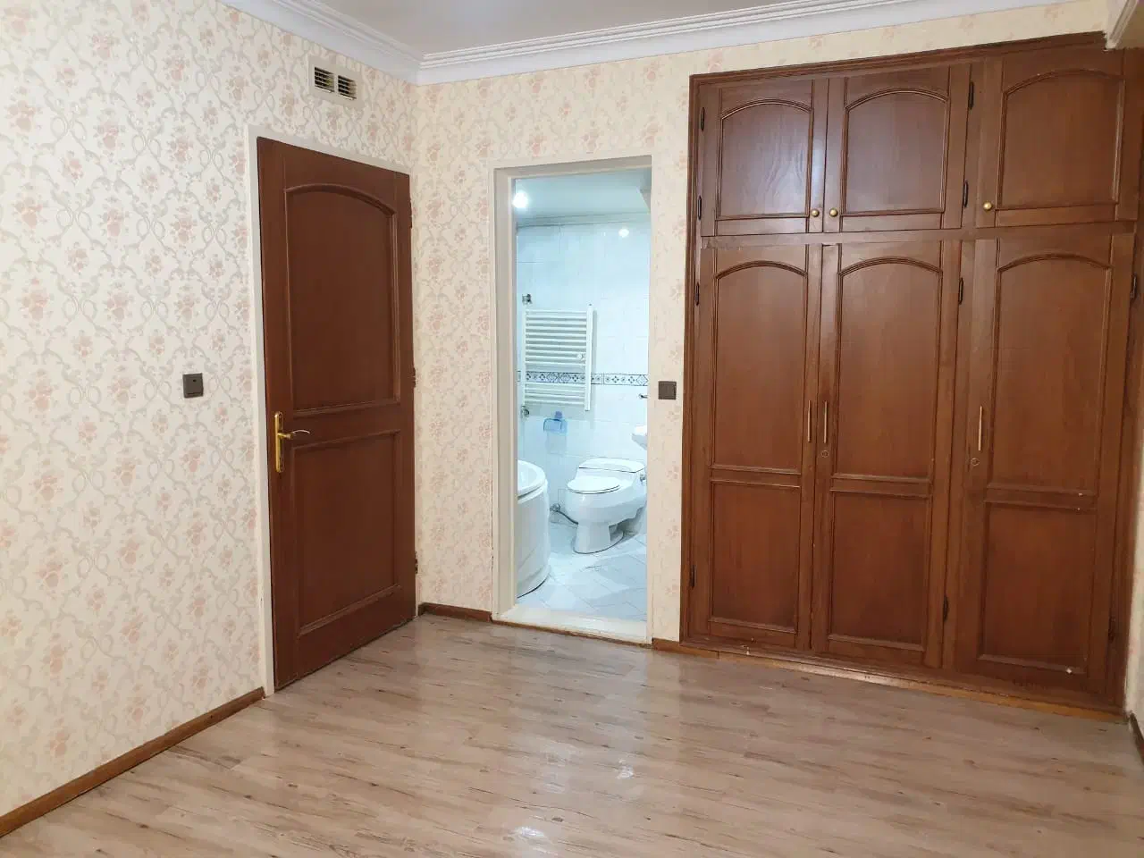 پاسداران ۱۴۲ متر ۳خوابه