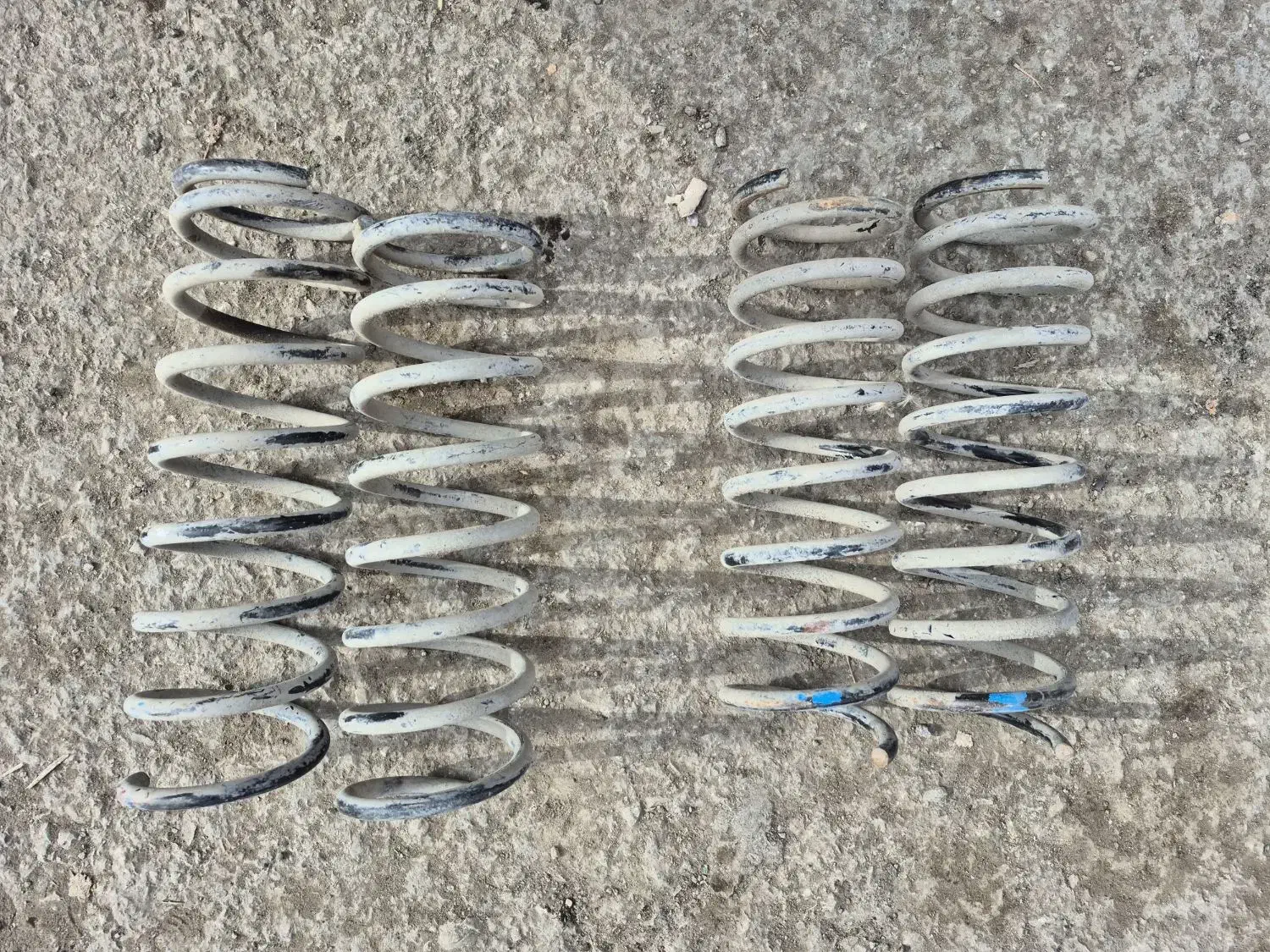 چهار عدد فنر پرایدی|قطعات یدکی و لوازم جانبی|کرمانشاه, |دیوار