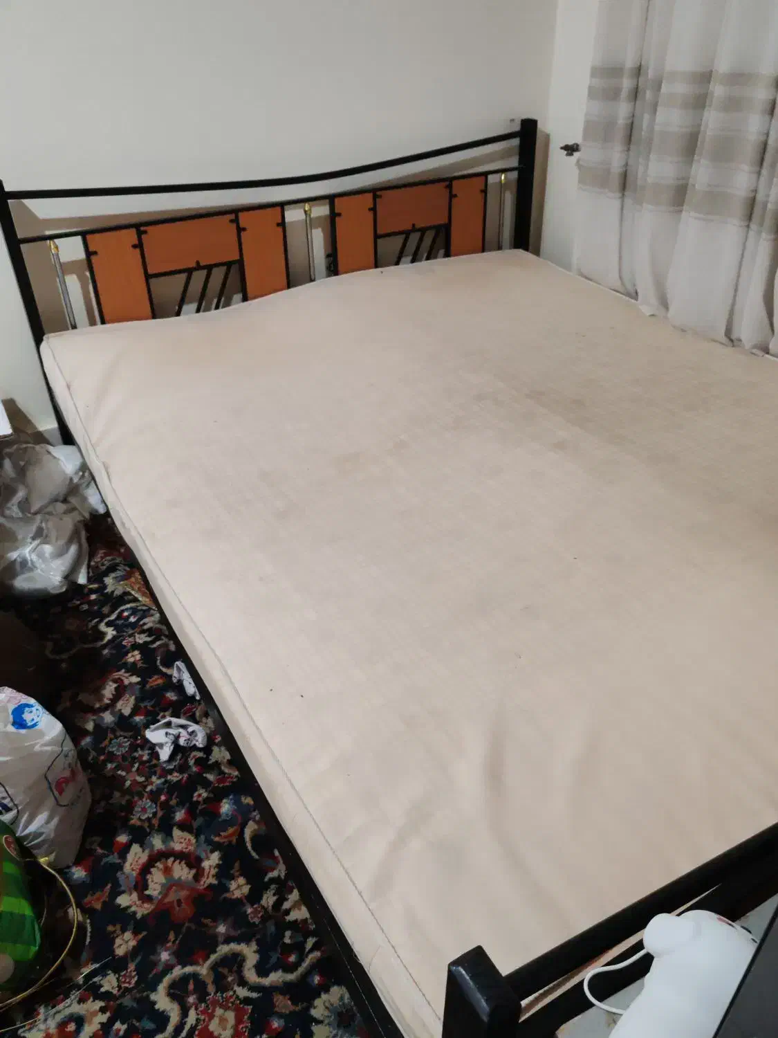 تخت فلزی دو نفره در حد نو|تخت و سرویس خواب|تبریز, |دیوار