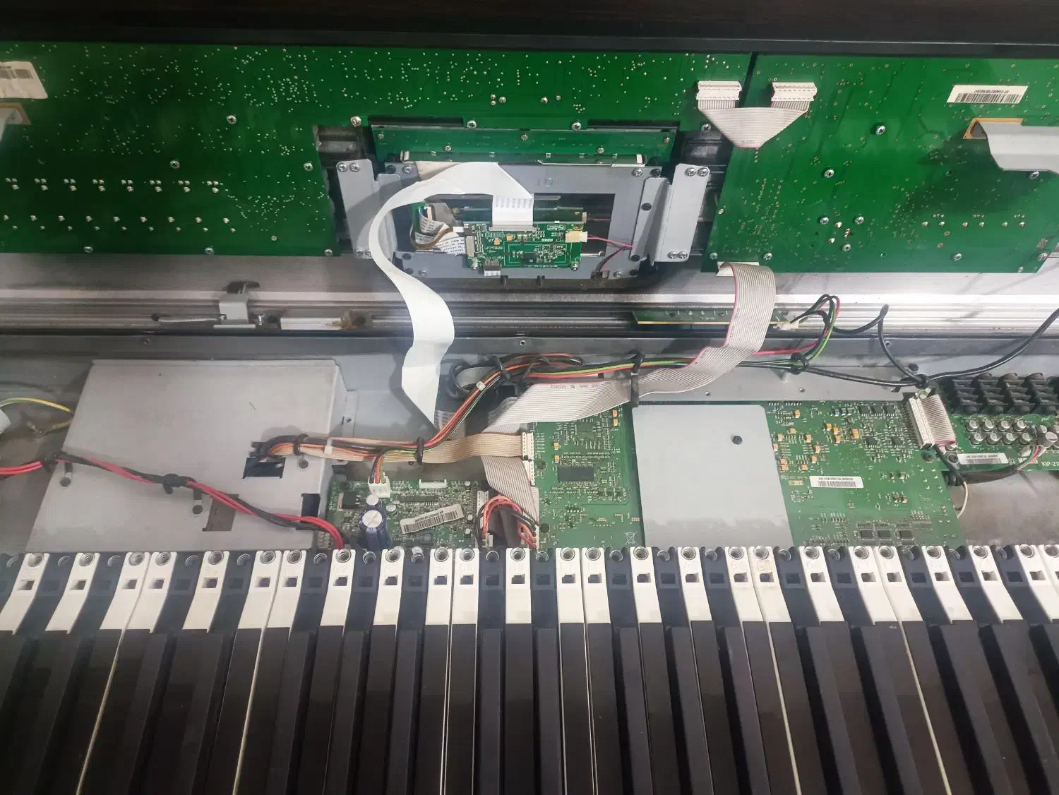 کرگ .جی ام .یاماها.|پیانو، کیبورد، آکاردئون|خوشاب, |دیوار