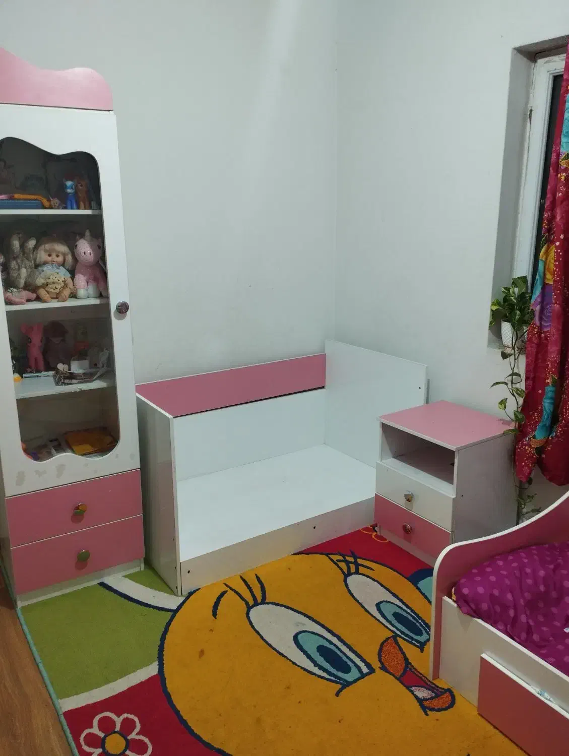 تخت خواب و سرویس نوجوان|تخت و صندلی بچه|پرند, فاز ۵|دیوار