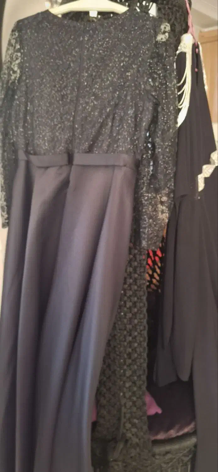 لباس مجلسی|لباس|جلین, |دیوار