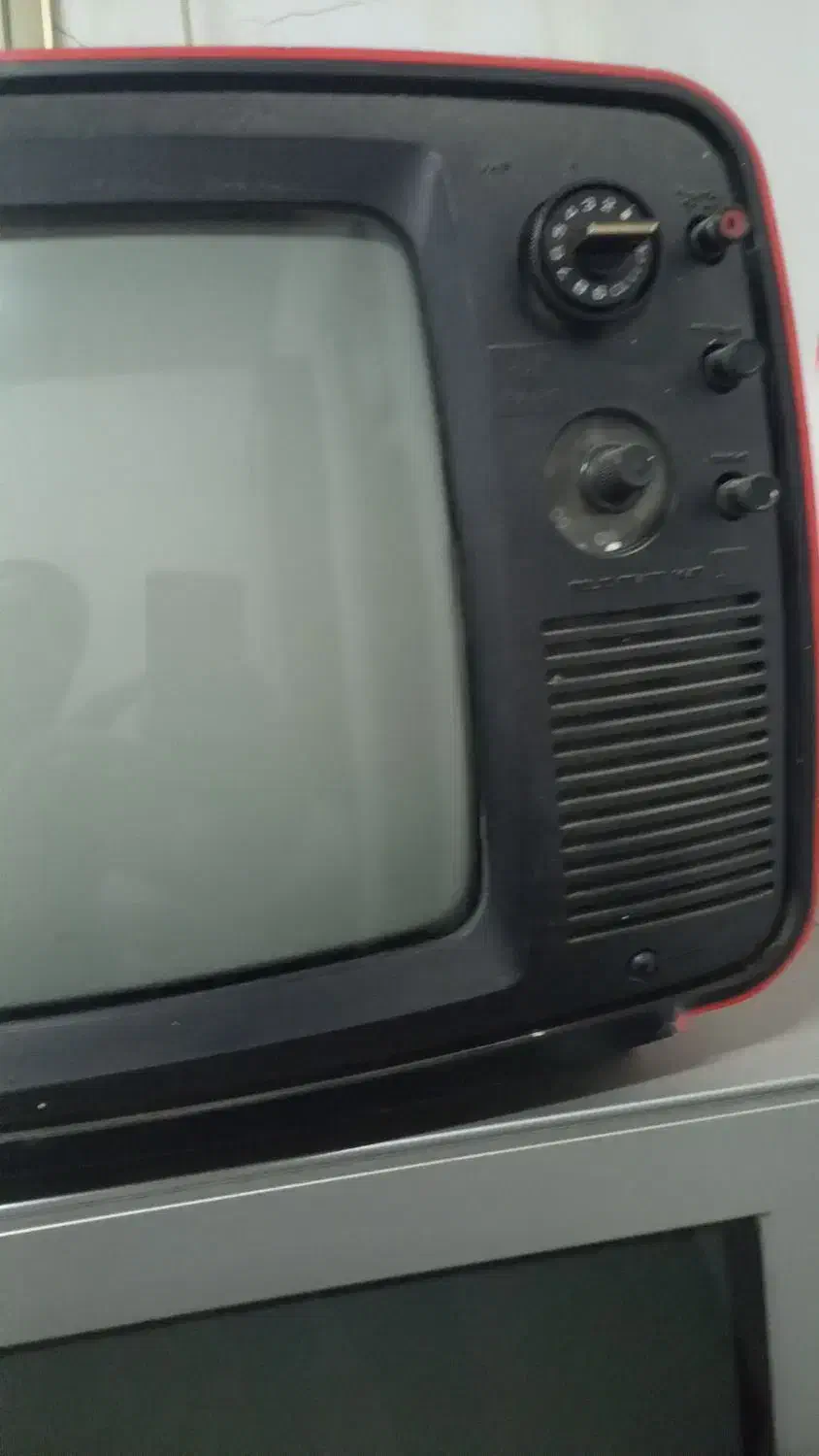 فروش تلویزیون قدیمی|تلویزیون و پروژکتور|رشت, چله خانه|دیوار