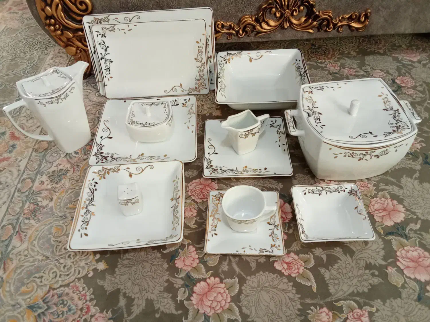 سرویس چینی|ظروف سرو و پذیرایی|بیرجند, |دیوار