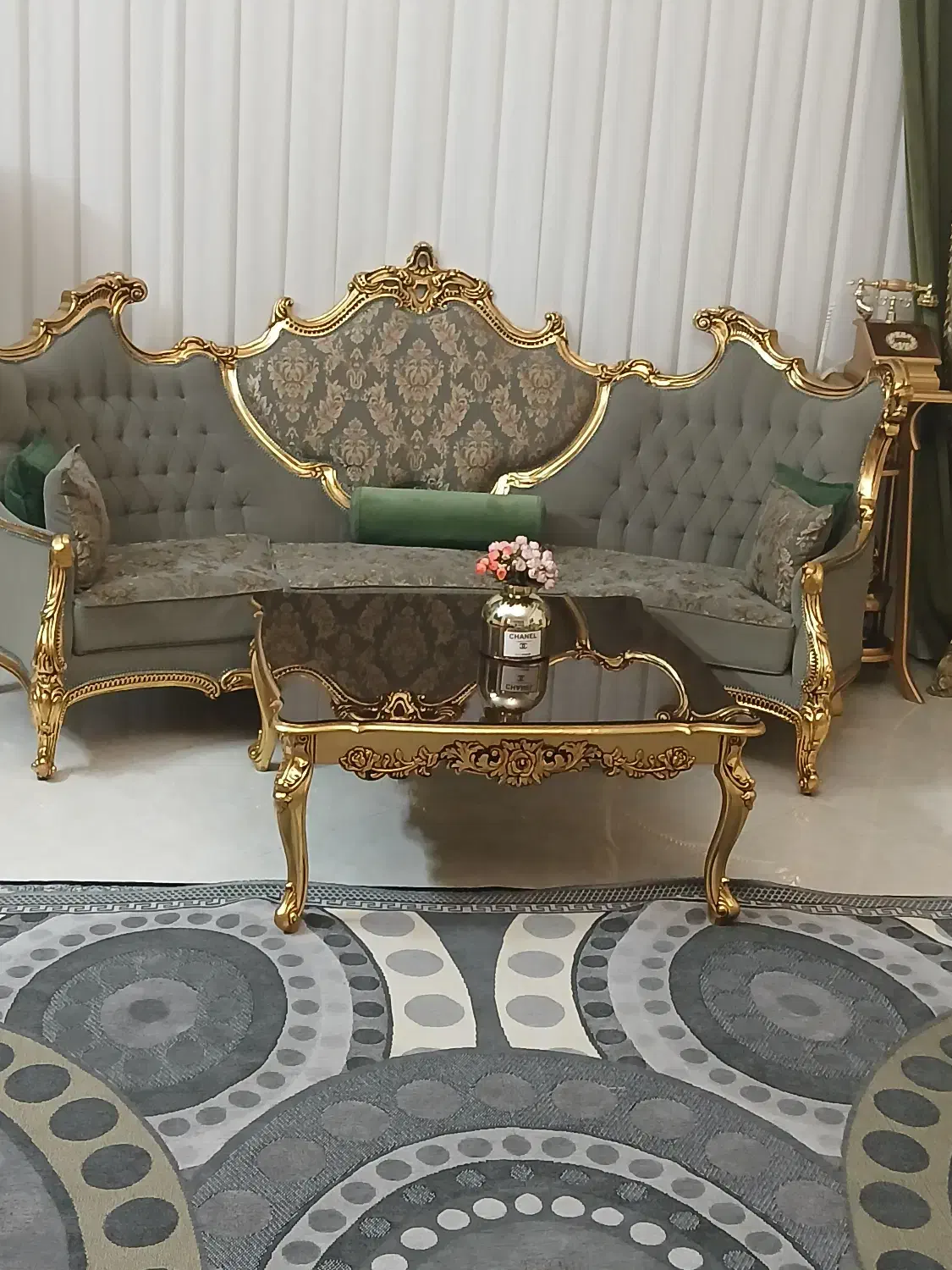 یک سرویس مبلمان در حد نو شیک وسالم|مبلمان خانگی و میز عسلی|مشهد, امیریه|دیوار