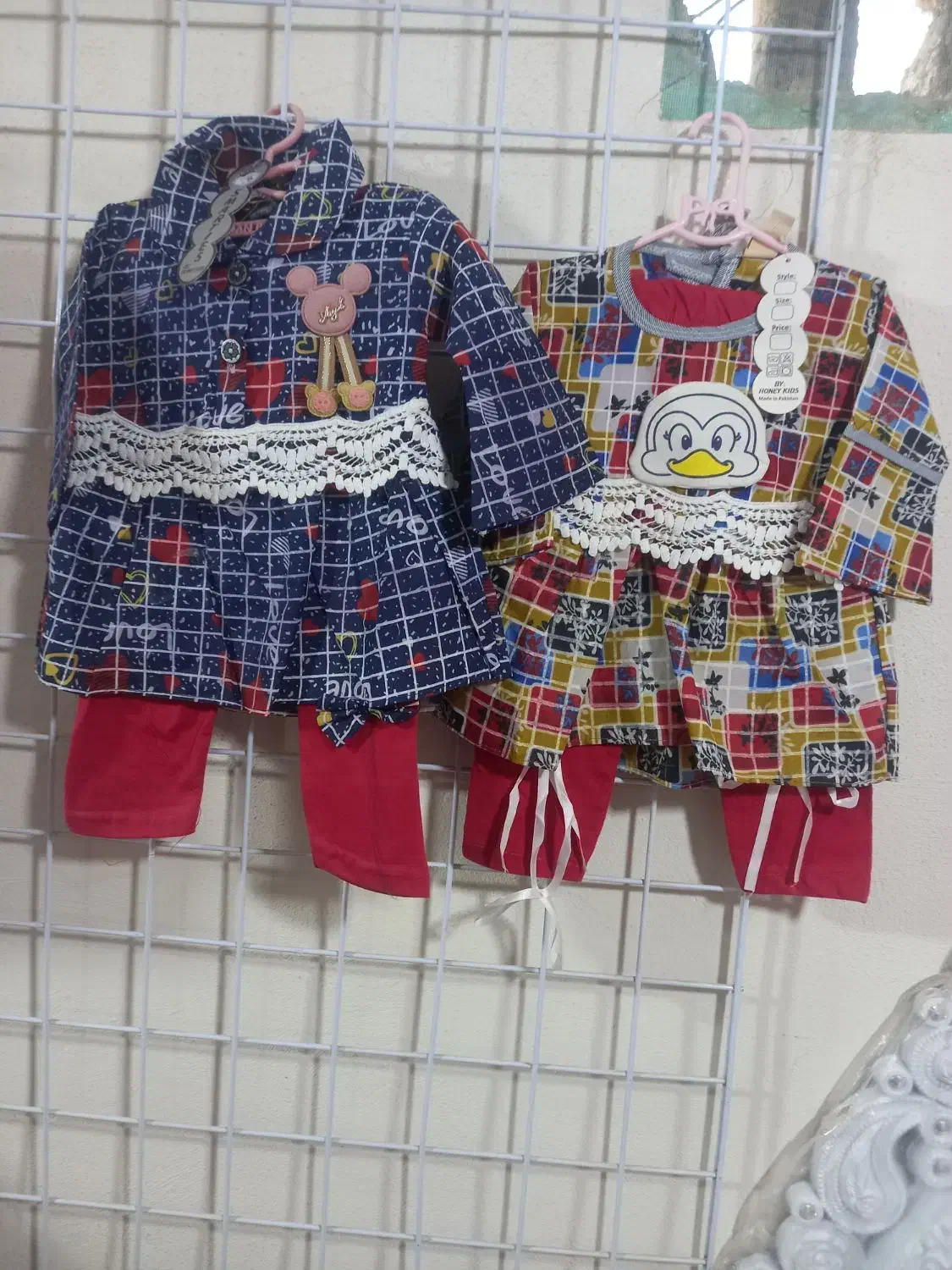 حراج لباس بچگانه عمده وتک ۱۵۰تومن خیابان حمزه ۱۸|لباس|سراوان, |دیوار