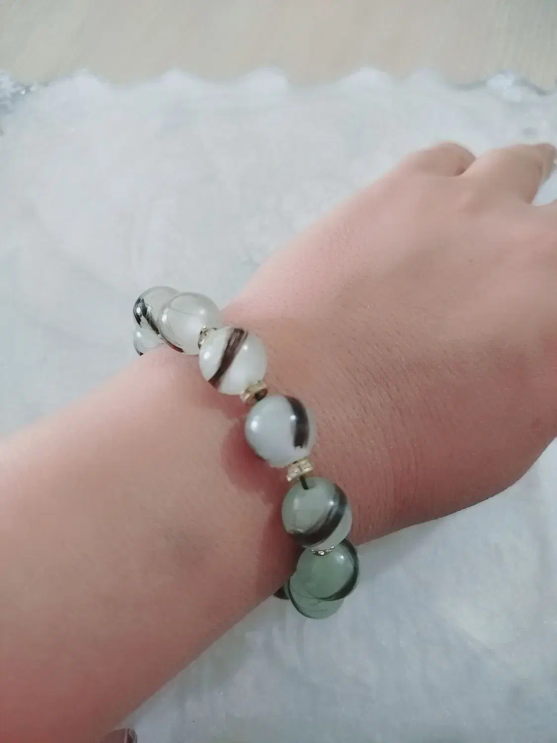 رزین|بدلیجات|شیراز, باهنر|دیوار