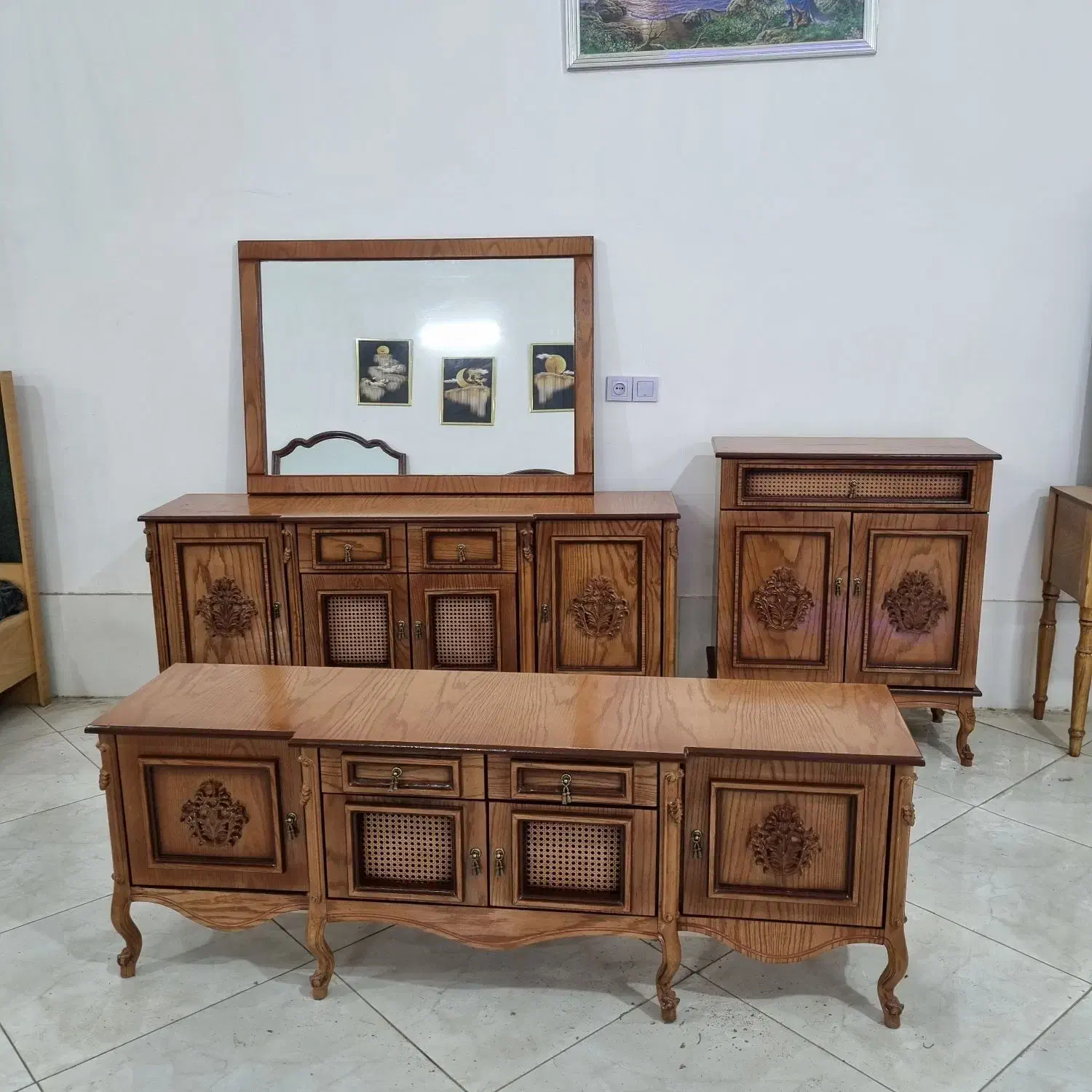 کنسول. میز تلوزیون. جاکفشی .فرانسوی کد ۱۷|بوفه، ویترین، کنسول|مشهد, پنجتن|دیوار