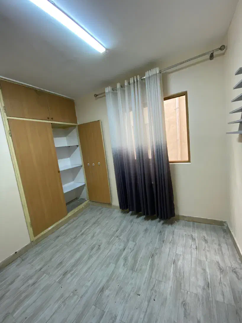 اجاره اتاق در سالن زیبایی|اجارهٔ دفتر کار، اتاق اداری، مطب|رشت, معلم|دیوار