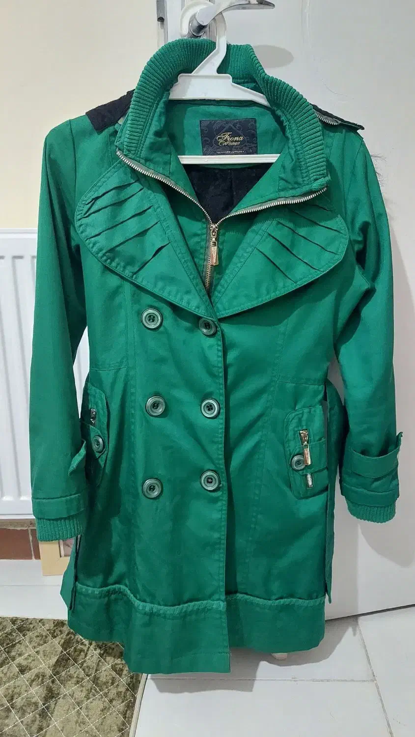 تعدای پالتو مانتو لباس|لباس|پرند, فاز ۶|دیوار