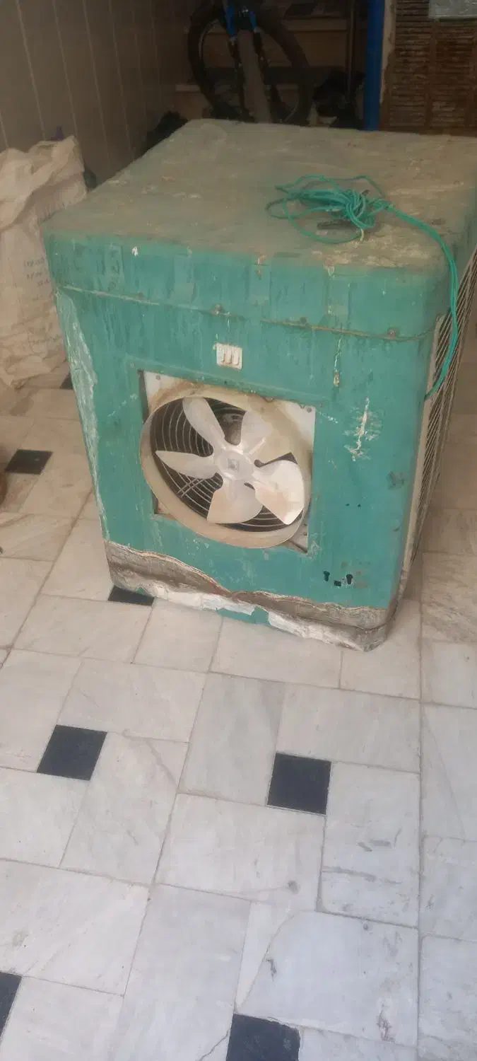 کولر|کولر آبی|قم, قلعه کامکار|دیوار