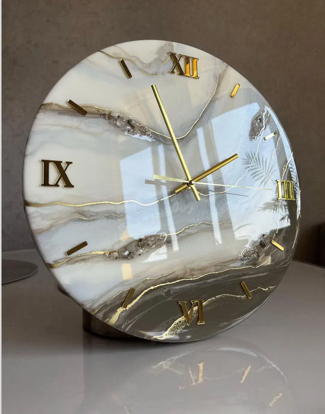 ساعت دیواری کرم رنگ نود قهوه ای|ساعت دیواری و تزئینی|کرج, گوهردشت|دیوار