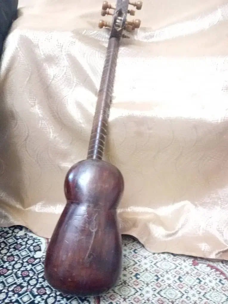 تار آذری خوش دست بدون ایراد برای آموزش است|سازهای سنتی|تبریز, |دیوار