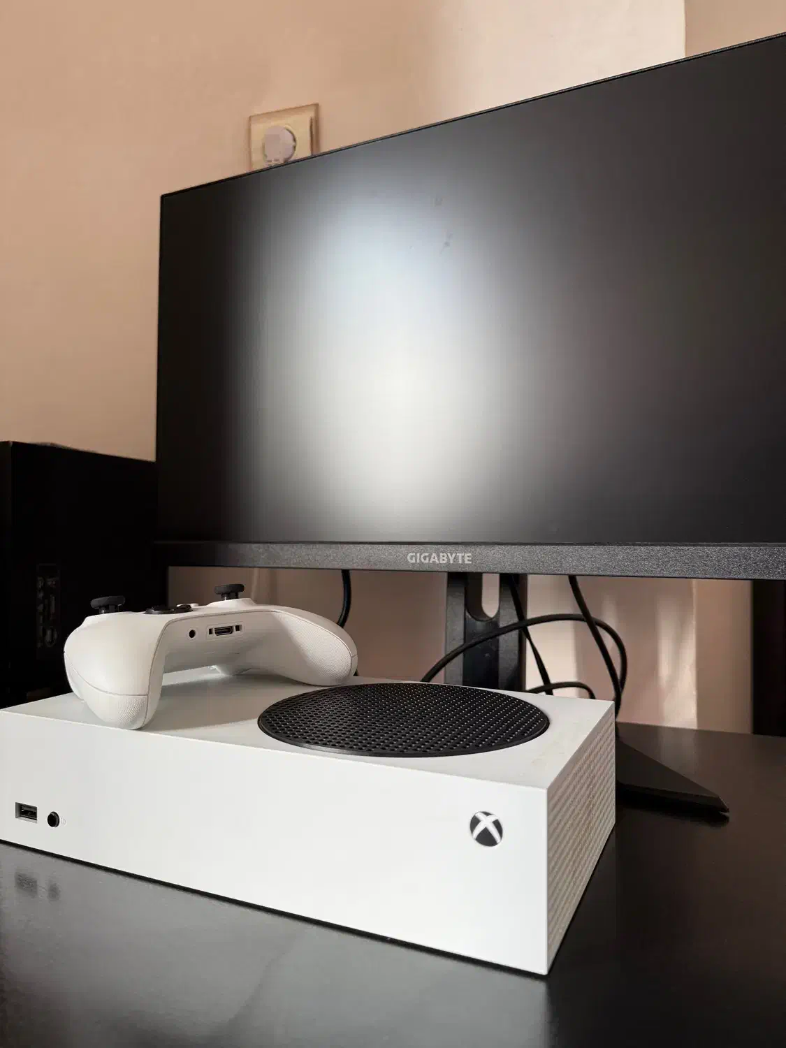 به همراه مانیتور و میز Xbox series S|کنسول، بازی ویدئویی و آنلاین|فارسان, |دیوار