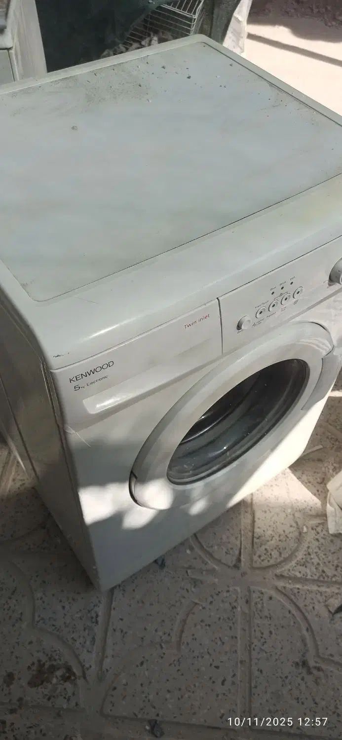 لباس شویی ۵کیلویی|ماشین لباسشویی و خشک‌کن لباس|برخوار, |دیوار