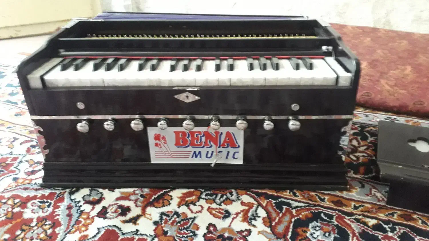 هارمونیه بینا درحدنو|پیانو، کیبورد، آکاردئون|برخوار, |دیوار